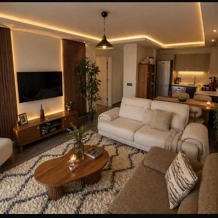 850m To The Sea, Detached House With Pool, Shopping Mall In Front