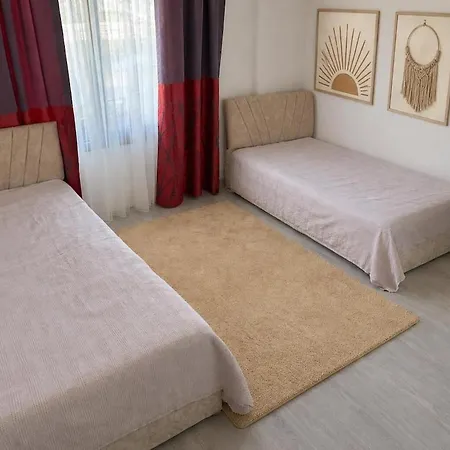 850m To The Sea, Detached House With Pool, Shopping Mall In Front